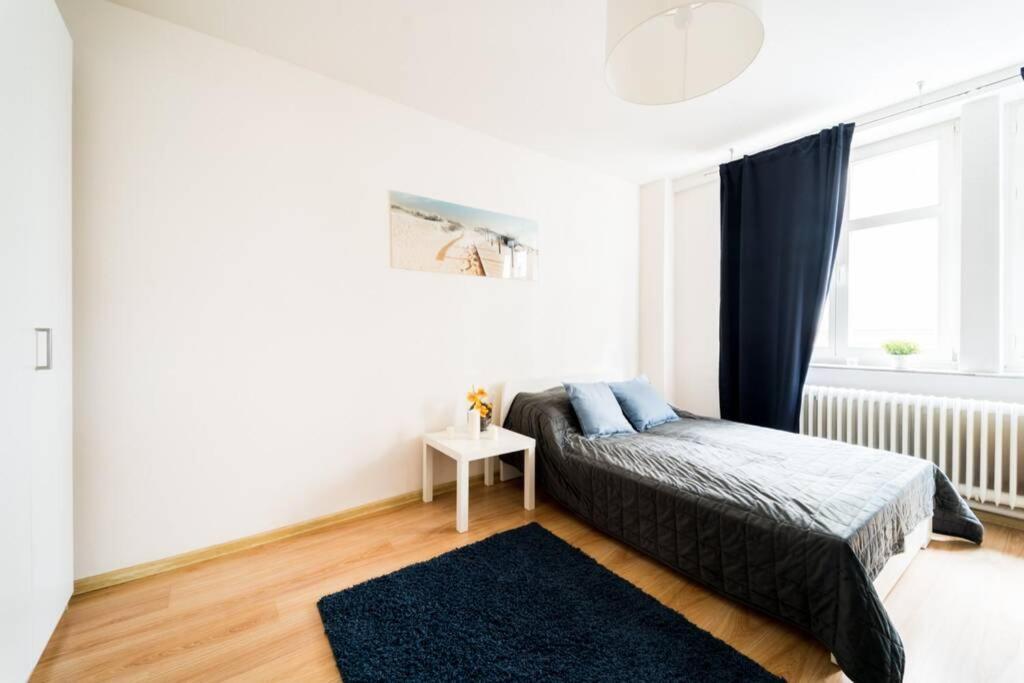 3 Rooms Big Apartment - 150 M Town Hall - Nice Design Vratislav Exteriér fotografie