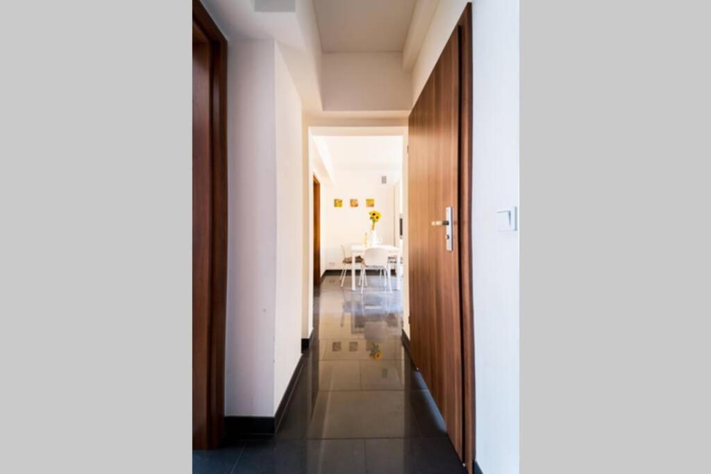 3 Rooms Big Apartment - 150 M Town Hall - Nice Design Vratislav Exteriér fotografie